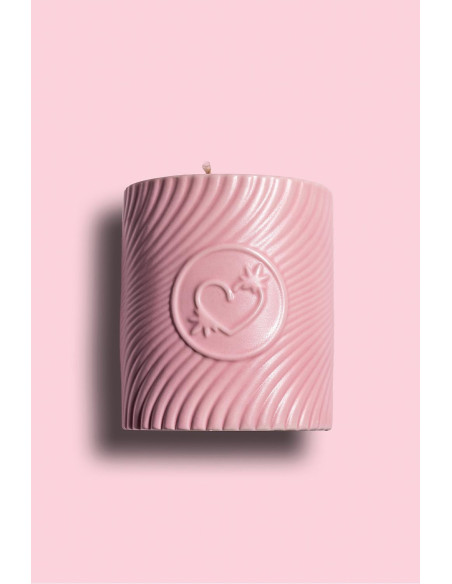 HIGH ON LOVE PINK MASSAGE CANDLE STRAWBERRIES AND CHAMPAGNE 220ML
