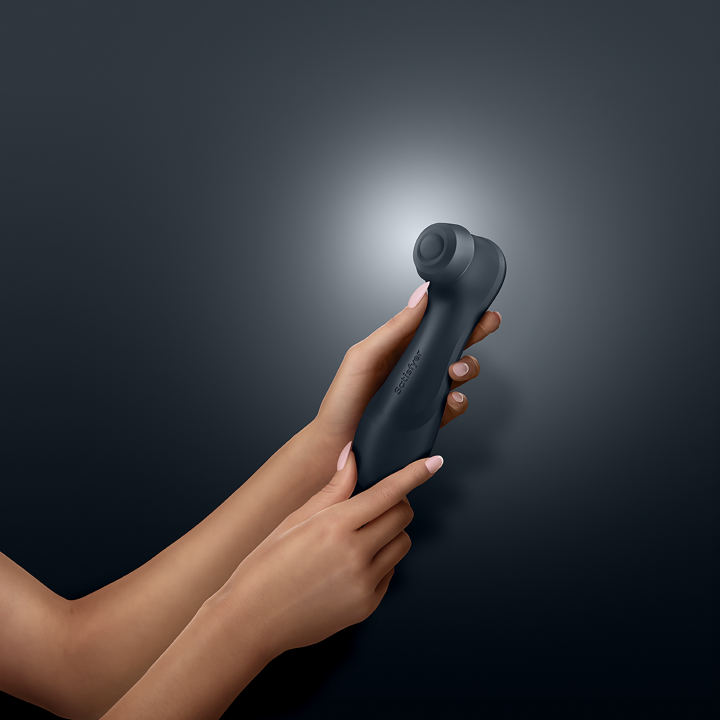 SATISFYER PRO 2 GENERATION 3 
WITH LIQUID AIR  DARK GREY